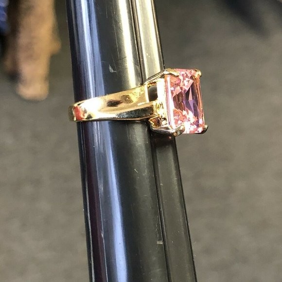 Large Pink Cubic Zirconia CZ Sterling Silver Gold Tone Cocktail Ring - Picture 5 of 7